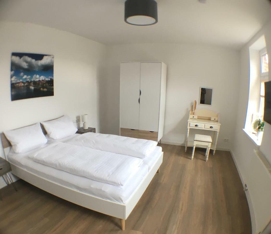 Das Bilderbuchcafe - Ferien - Apartment No 3 - Markt 7 Havelberg Eksteriør bilde